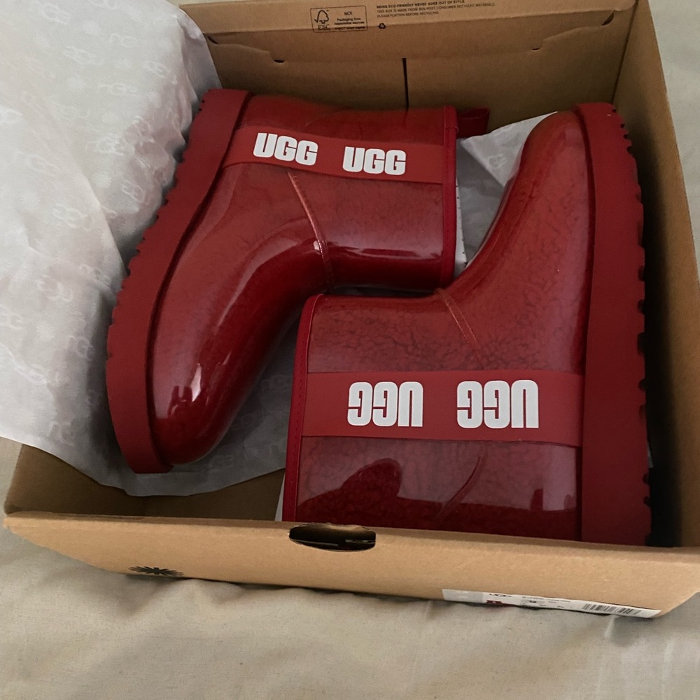 Women ugg boots red